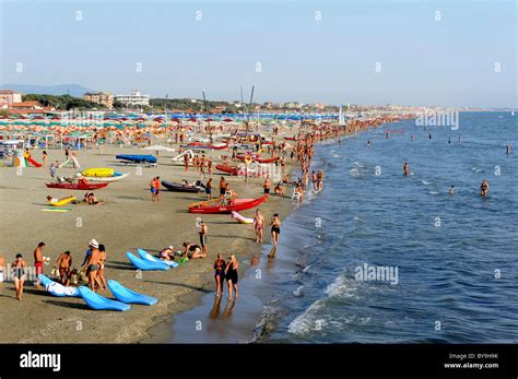 forte dei marmi public beach